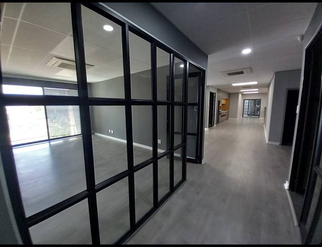 419M² OFFICE TO LET IN BRYANSTON